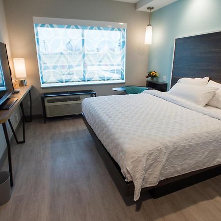 Tru By Hilton Cedar Rapids Westdale Otel Dış mekan fotoğraf