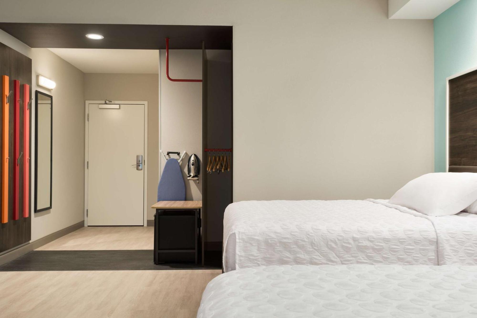 Tru By Hilton Cedar Rapids Westdale Otel Dış mekan fotoğraf