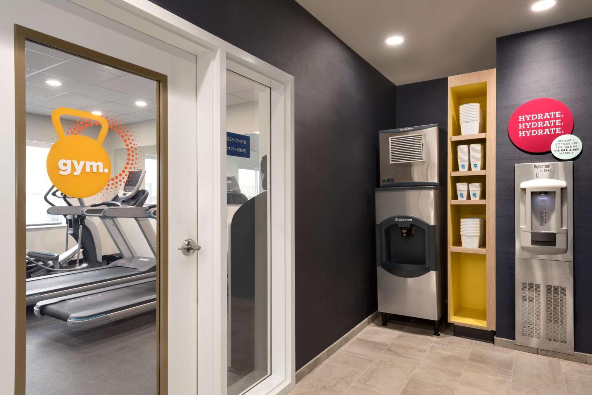 Tru By Hilton Cedar Rapids Westdale Otel Dış mekan fotoğraf