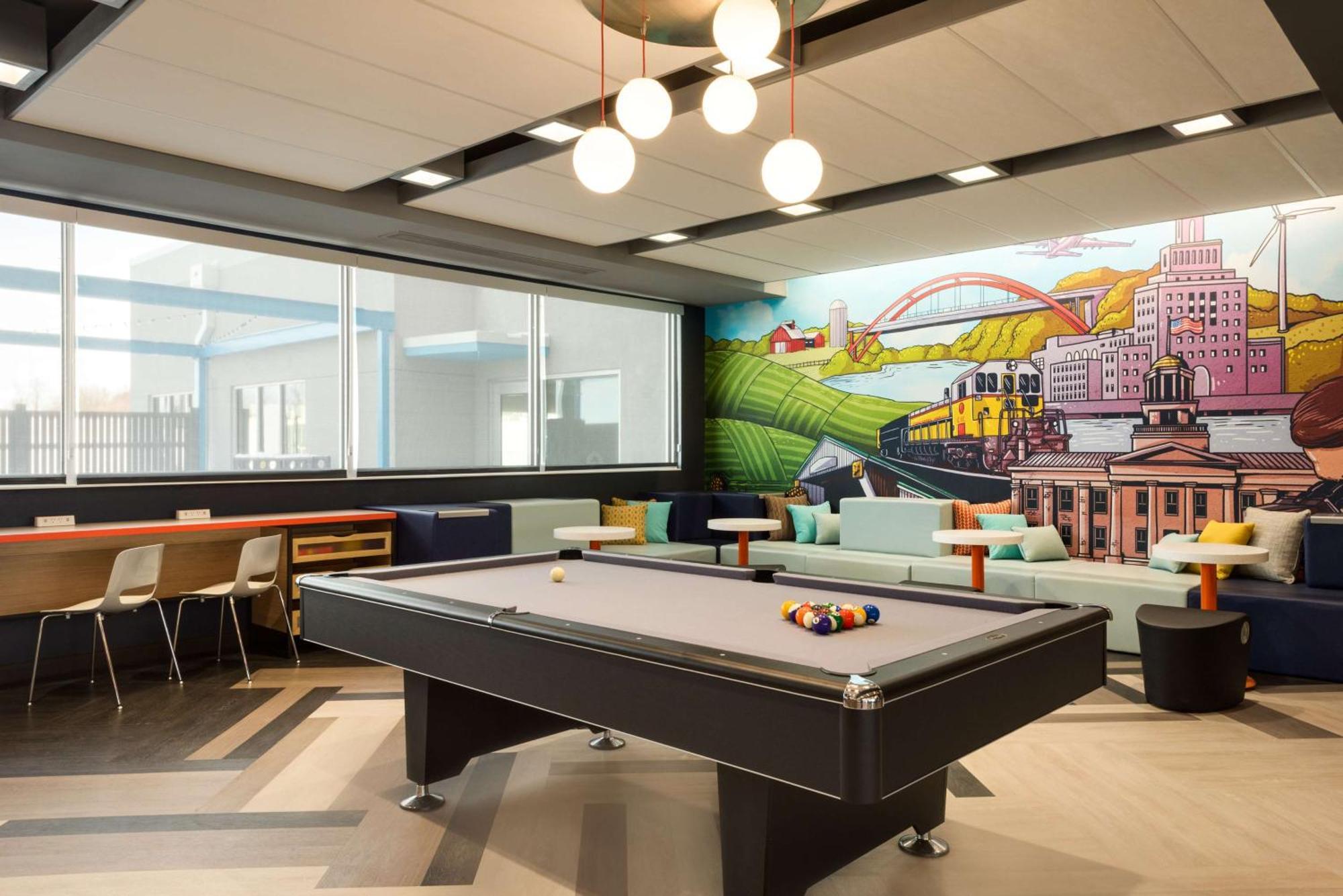 Tru By Hilton Cedar Rapids Westdale Otel Dış mekan fotoğraf