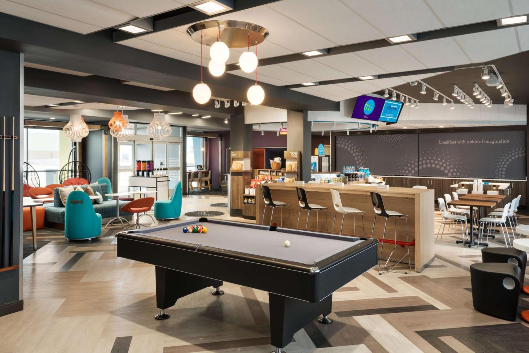 Tru By Hilton Cedar Rapids Westdale Otel Dış mekan fotoğraf