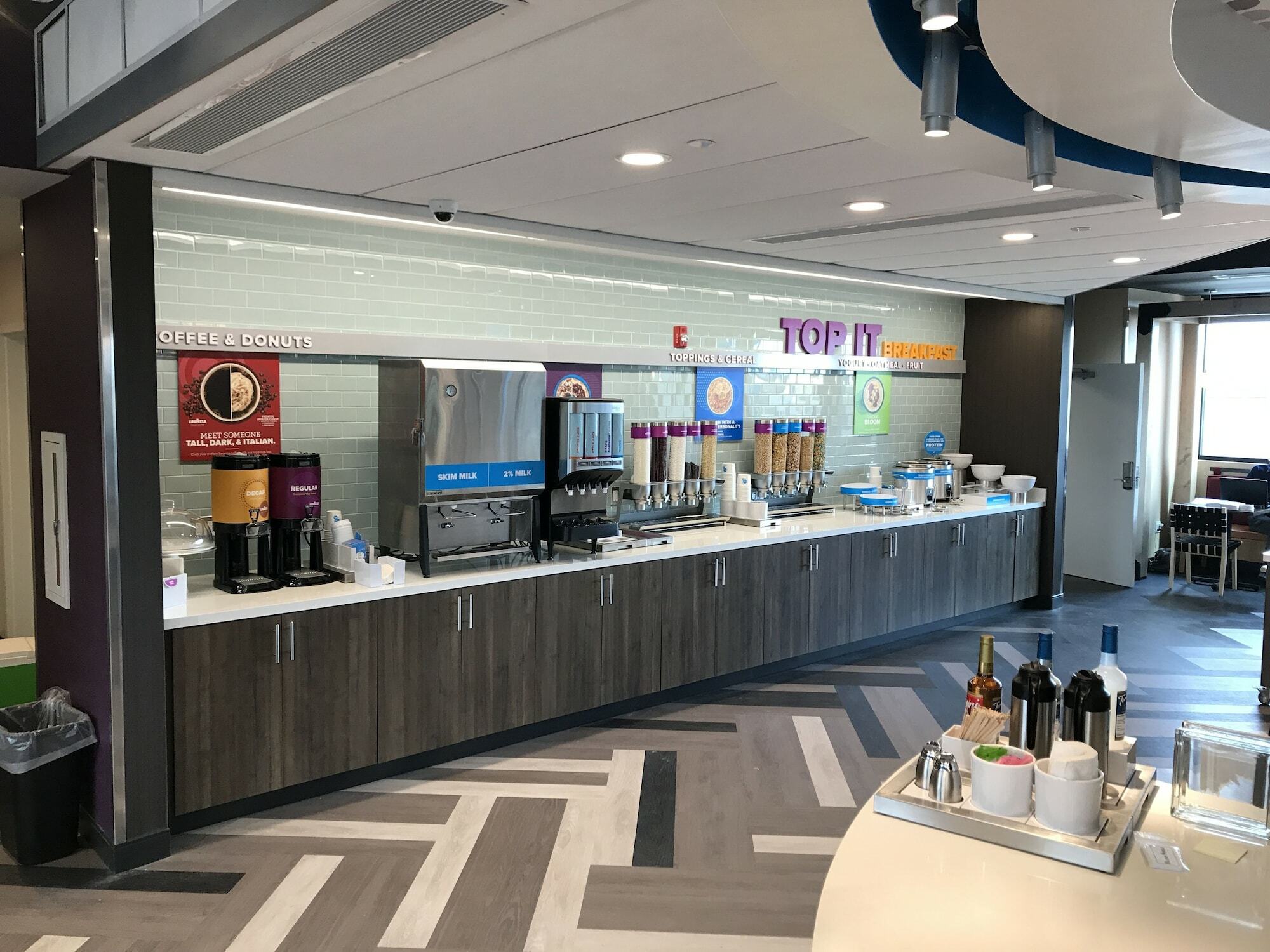 Tru By Hilton Cedar Rapids Westdale Otel Dış mekan fotoğraf